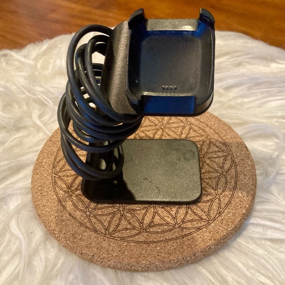 Versa 3 charger (last chance) - Picture 1 of 3